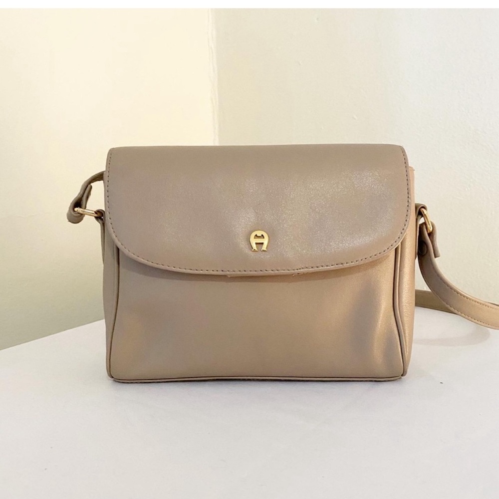 Vintage Minimalist Grey Purse